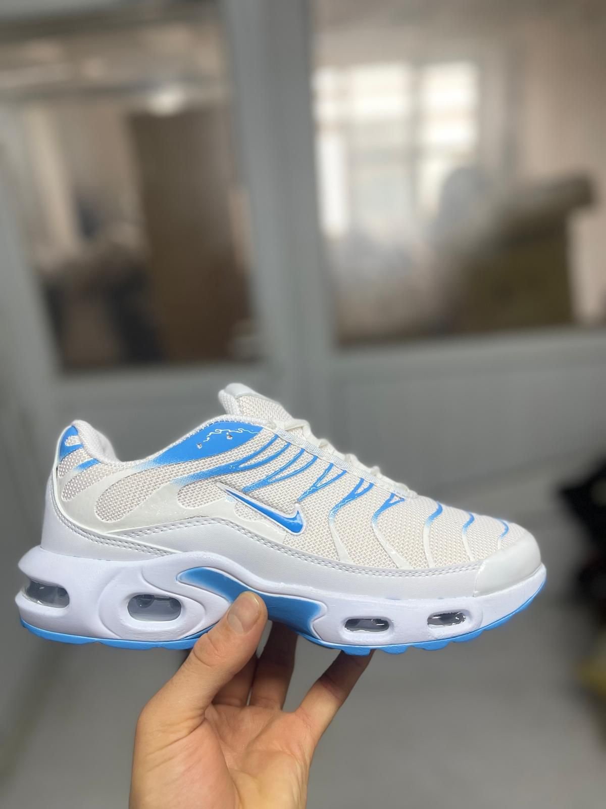 ebfe1a89-19f9-46ab-a3fc-384918cd800e Nike Air Max Plus #3 - Image 1