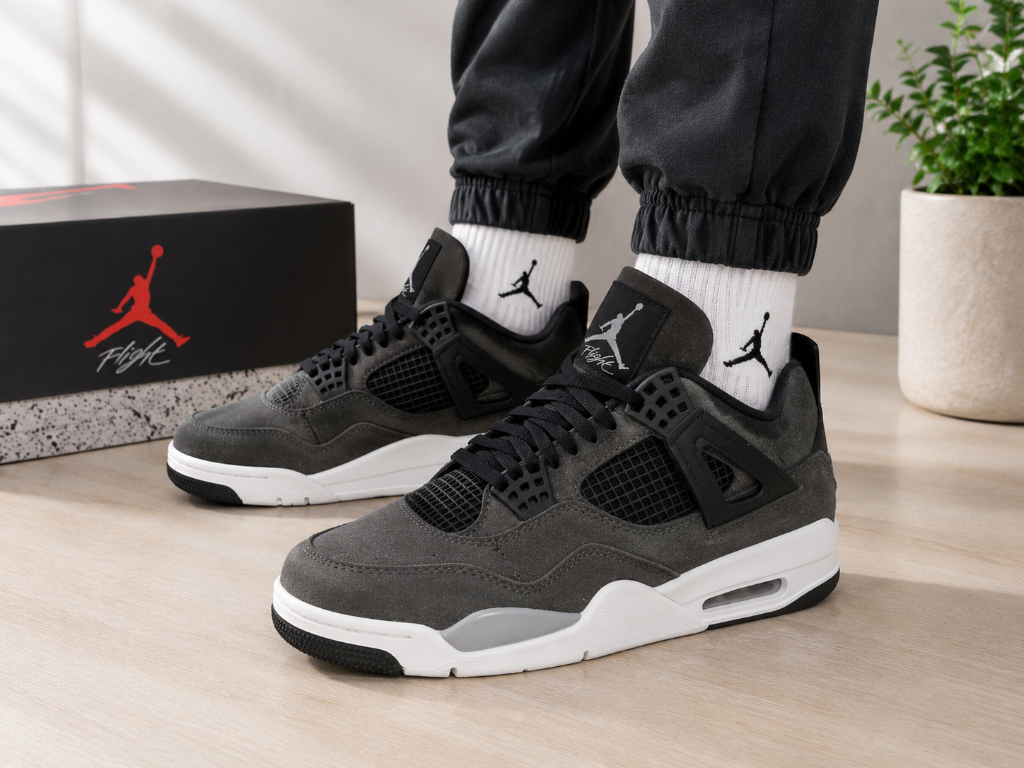 53DB6CB2-268F-4175-B732-EF8E7E09C49D Nike Jordan #5 - Image 1
