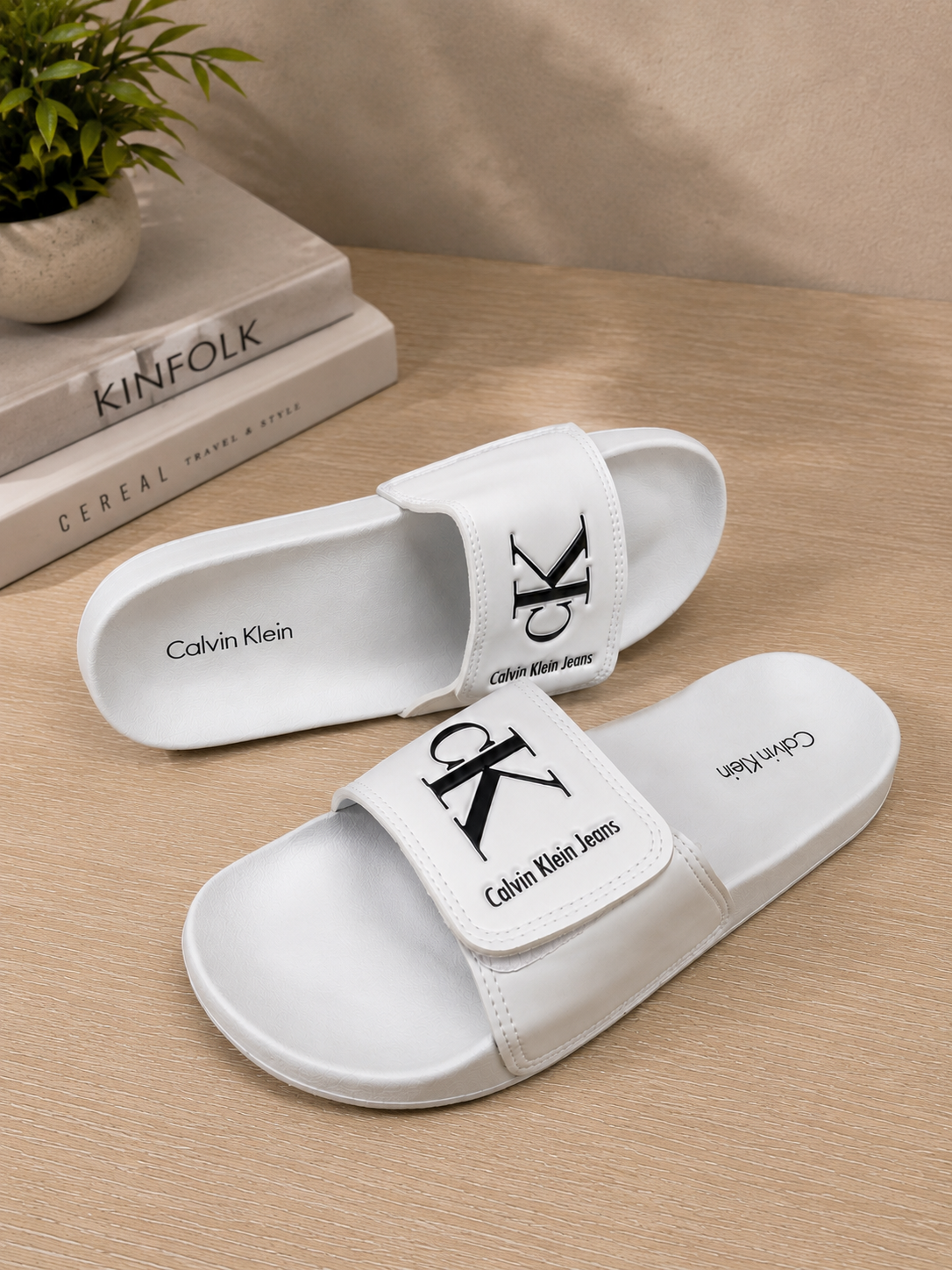 FEF36F31-7F1C-4548-ABD9-3994DF753937 ЧЕХЛИ Calvin Klein #1 - Image 1